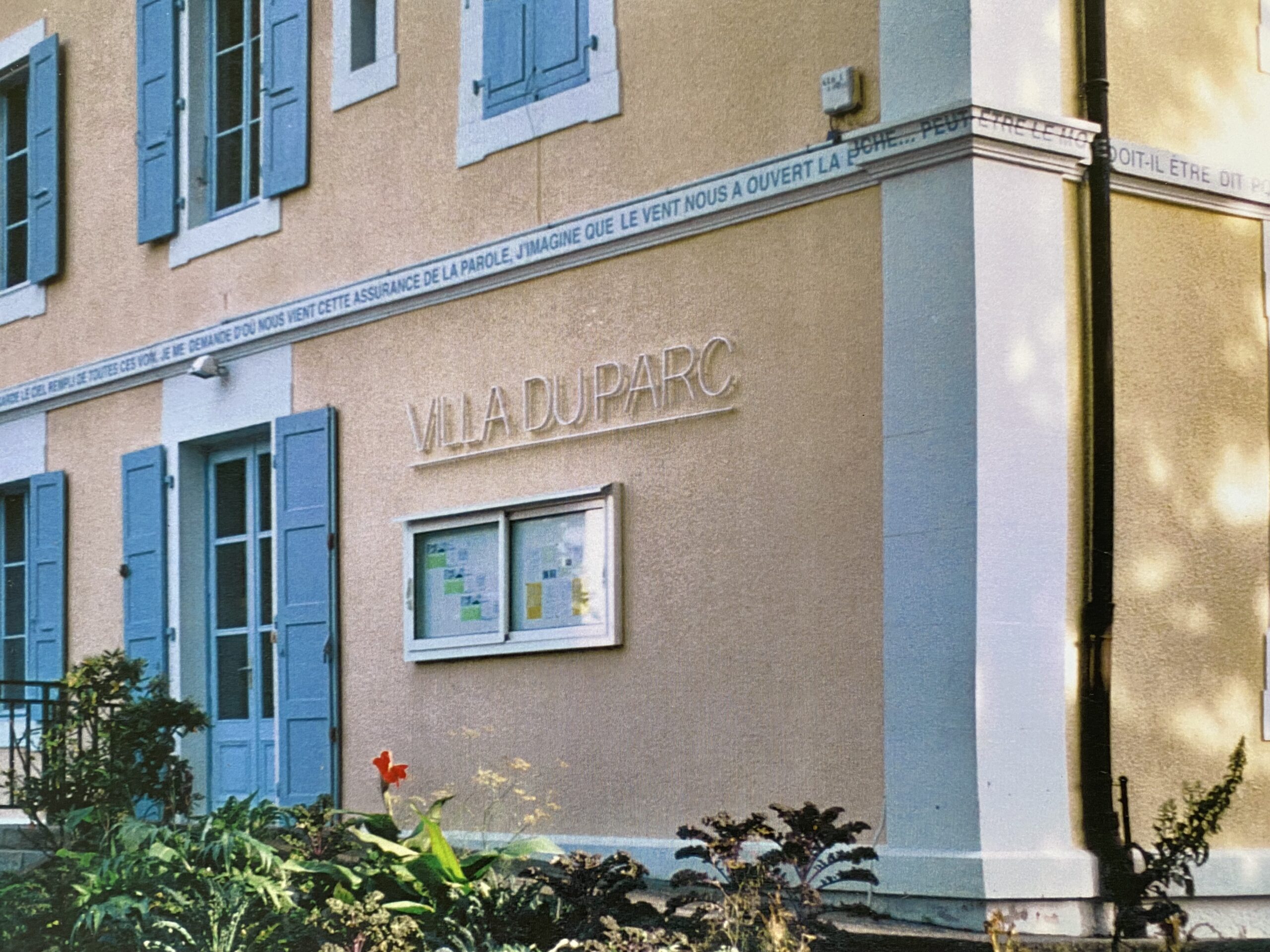 Installations avec du texte
